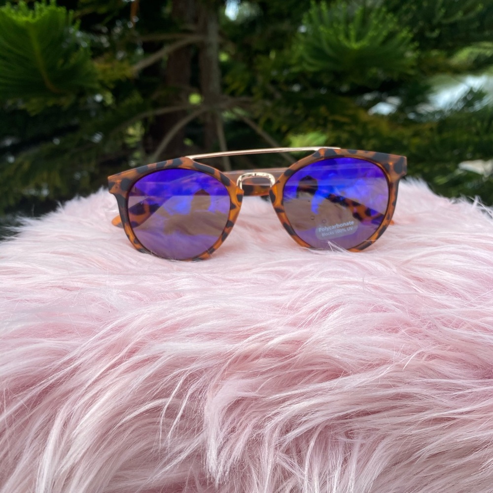 Leopard print/ Blue Tint sunglasses